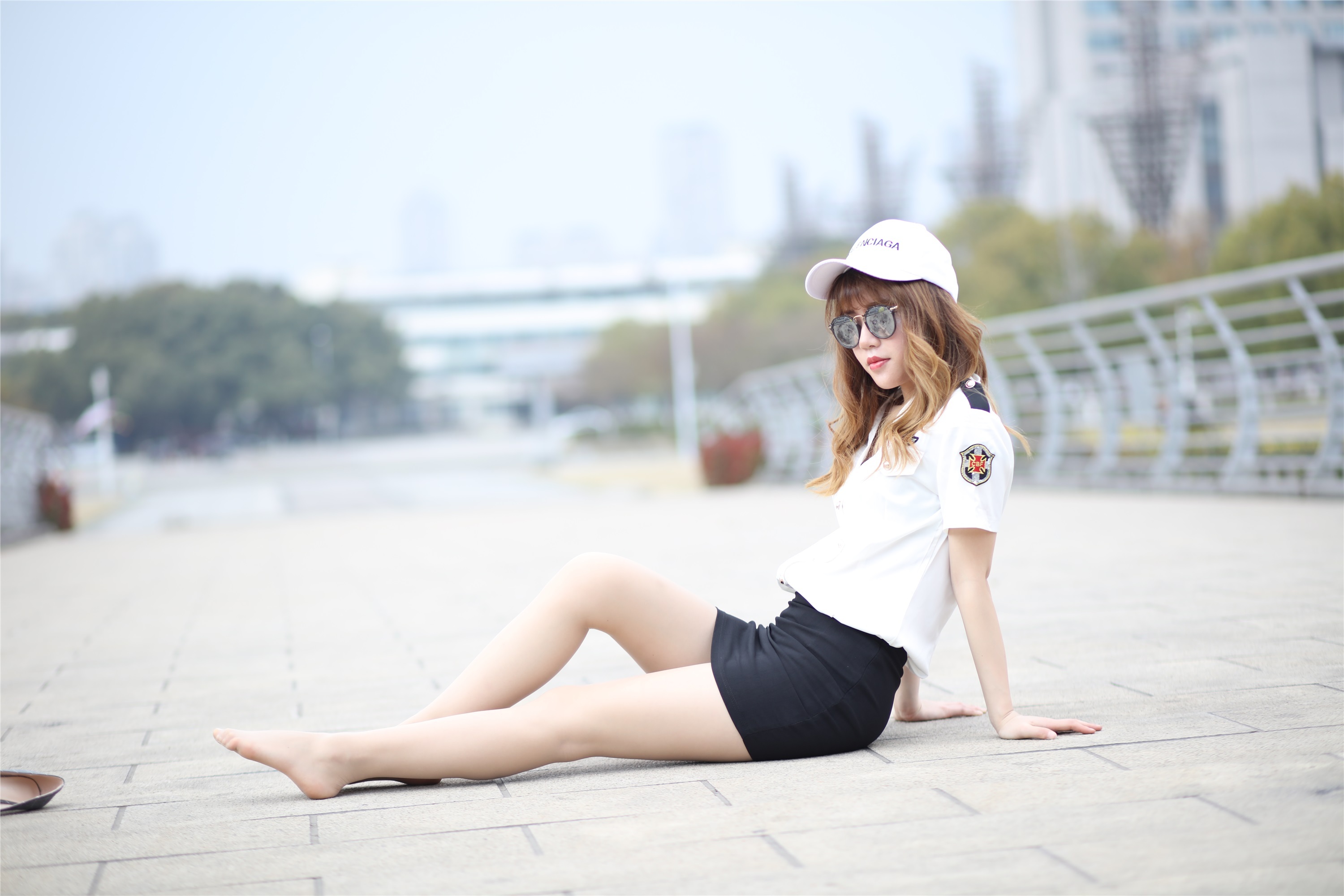 奈丝写真 NO.081 高高-天桥上的制服girl